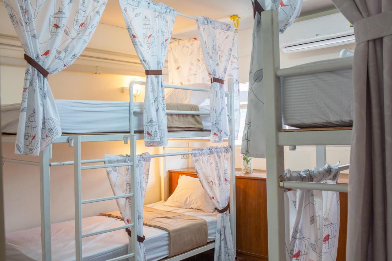 Kamin Bird Hostel Банкок Екстериор снимка