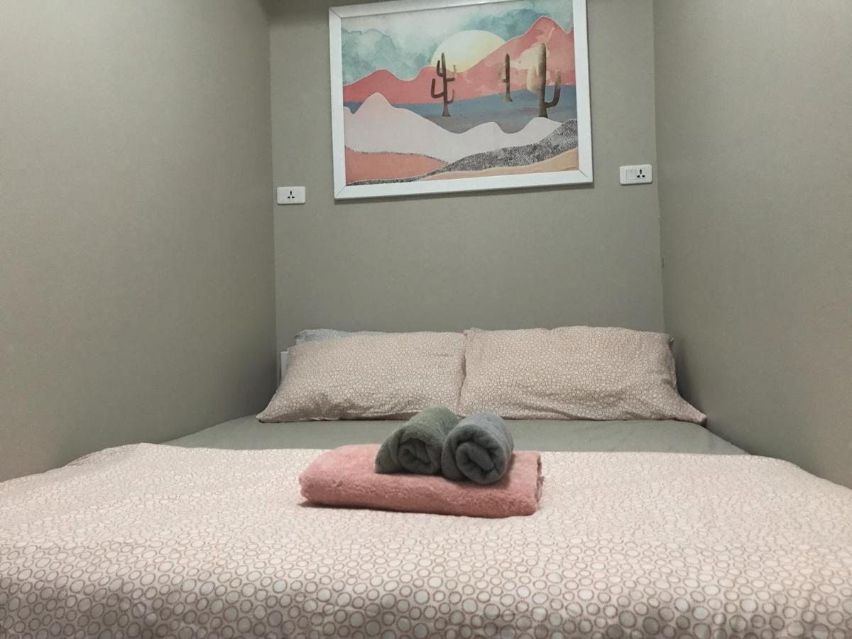 Kamin Bird Hostel Банкок Екстериор снимка
