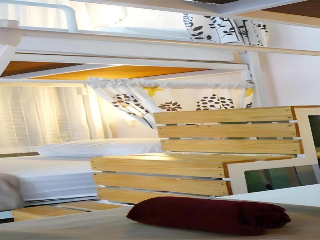 Kamin Bird Hostel Банкок Екстериор снимка