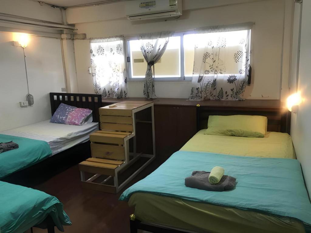 Kamin Bird Hostel Банкок Екстериор снимка