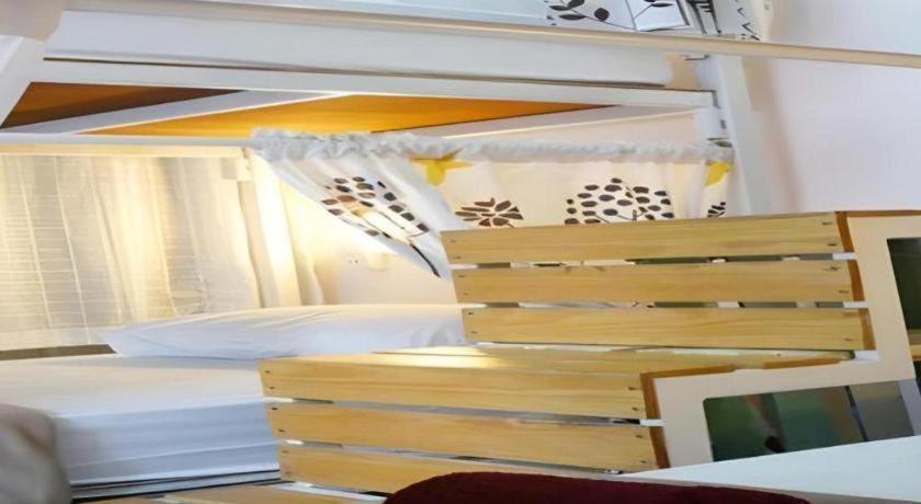 Kamin Bird Hostel Банкок Екстериор снимка